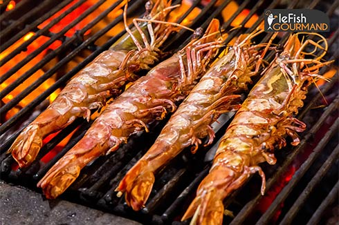 Barbecue de très grosses gambas grillées lefishgourmand